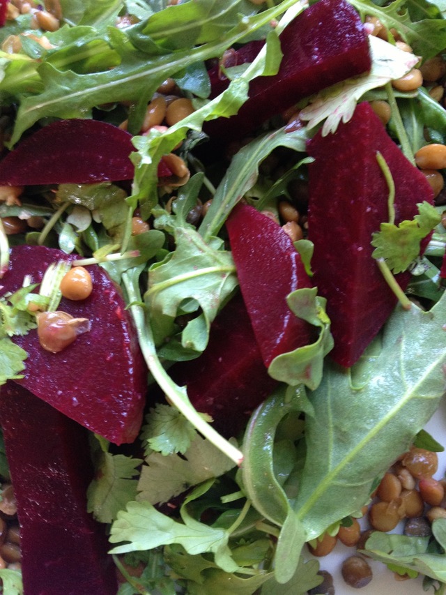 Rødbet på salat med linser - rotgrønnsak proppfull av antioksidanter