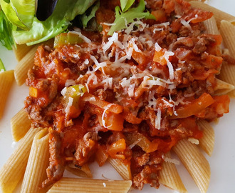 Pasta med kjøttsaus og grana padano (Grete Roede)