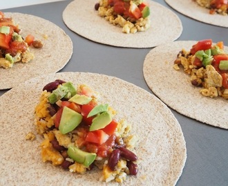 Healthy breakfast burritos