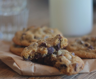 Chewy chocolate chip cookies