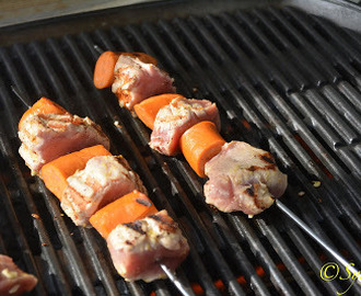 Svinefilet på spyd med chorizo og spinatsalat