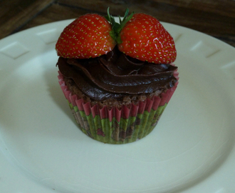 Brownie cupcakes med sjokolade fudge frosting