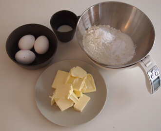 Vanilje Cupcakes med Angel Feather Frosting.