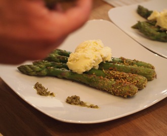 Forrett- Asparges med pistasjenøtter og parmesan-iskrem!