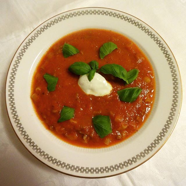Tomatsuppe med kjøttdeig og makaroni ✿