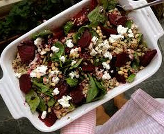 RØDBETER OG CHEVRE SERVERT SOM SALAT