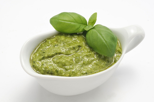 Hjemmelaget pesto uten melk