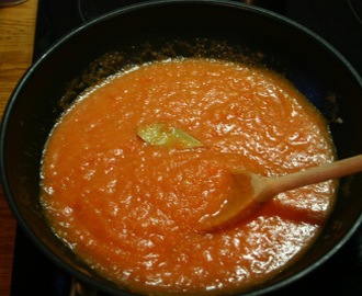 Tomatsaus