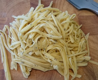 HJEMMELAGET PASTA