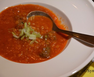 Fyldig tomatsuppe med kjøttboller