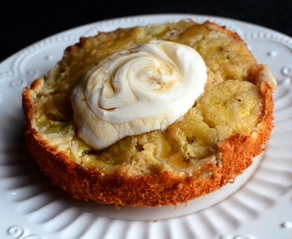 Saftig og nydelig opp-ned banankake og noen ord tilbake til dere