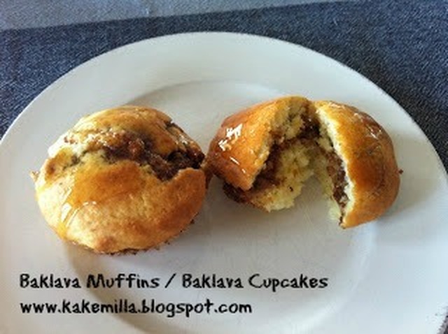 Baklava Muffins / Baklava Cupcakes