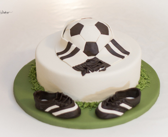 Fotballkake utstilt hos Tilbords