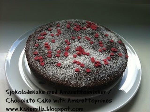 Sjokoladekake med Amarettosvisker / Chocolate Cake with Amarettoprunes