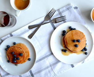 Sunne bananpannekaker med mandelmelk / Healthy banana pancakes with almond milk