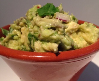 Sunn Spicy Raw Guacamole – Oppskrift