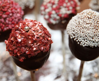 Cupcake pops