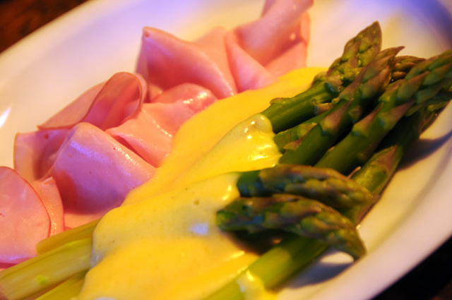 Asparges med Hollandaise