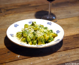 Hjemmelaget gnocchi med pesto