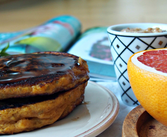 Søtpotetpannekaker med hjemmelaget kanelsirup