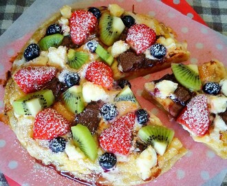 Glutenfri Dessertpizza med proteinrik vaniljekrem og nydelige toppings