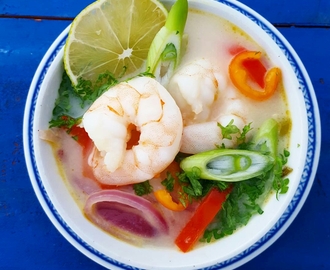 Tom Kha suppe med scampi