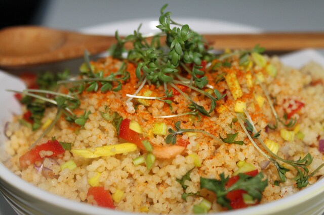 Couscous med tandorismak og friske grønnsaker