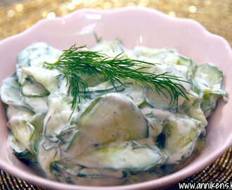 Agurksalat med gresk yoghurt