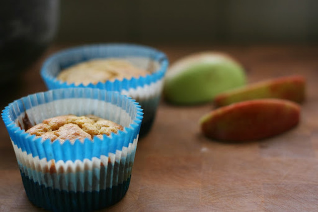Glutenfri muffins med høstens smak av søtpotet og friske epler
