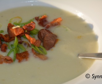 Blomkålsuppe med eple, vårløk , bacon og chorizo