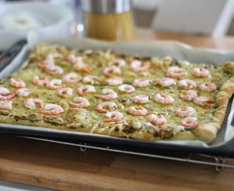 Min favoritt pizza m/ Reker, pesto og rømme.