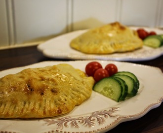 Calzone med kylling og pesto