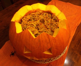 Halloween: Gresskar med spaghetti og kjøttboller