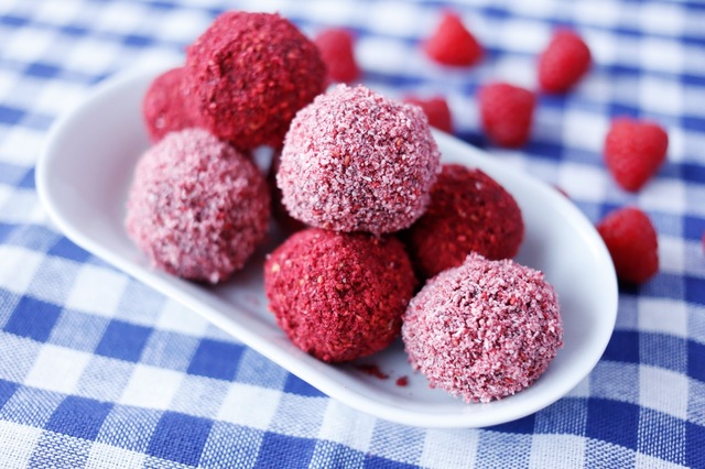 Pink Raspberry Bliss ball - energikuler med bringebær