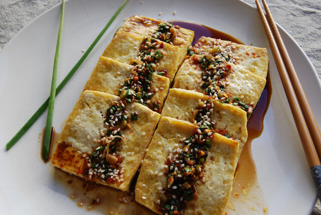 Vegetariansk siderett: Stekte tofu med koreansk sesamsaus...