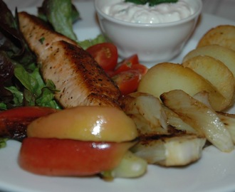 Stekt laks med lune epler og fenikkel med citrondressing