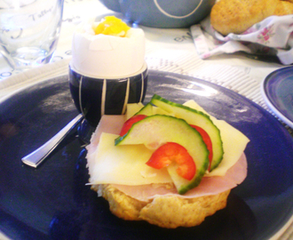 Hjemmelagde scones til frokost- rast og enkelt!