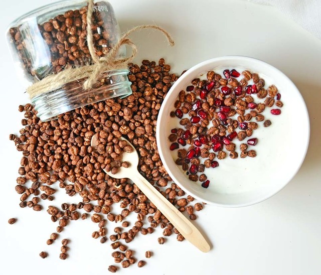 Puffet hvete med sjokolade- og peanøttrekk – sunn, hjemmelaget frokostblanding