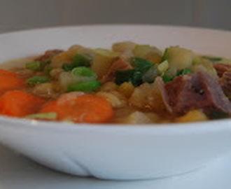 Tradisjonell norsk ertesuppe