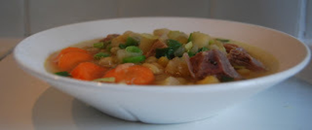 Tradisjonell norsk ertesuppe