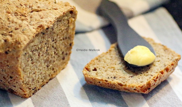 BRØD med spelt, rug og frø