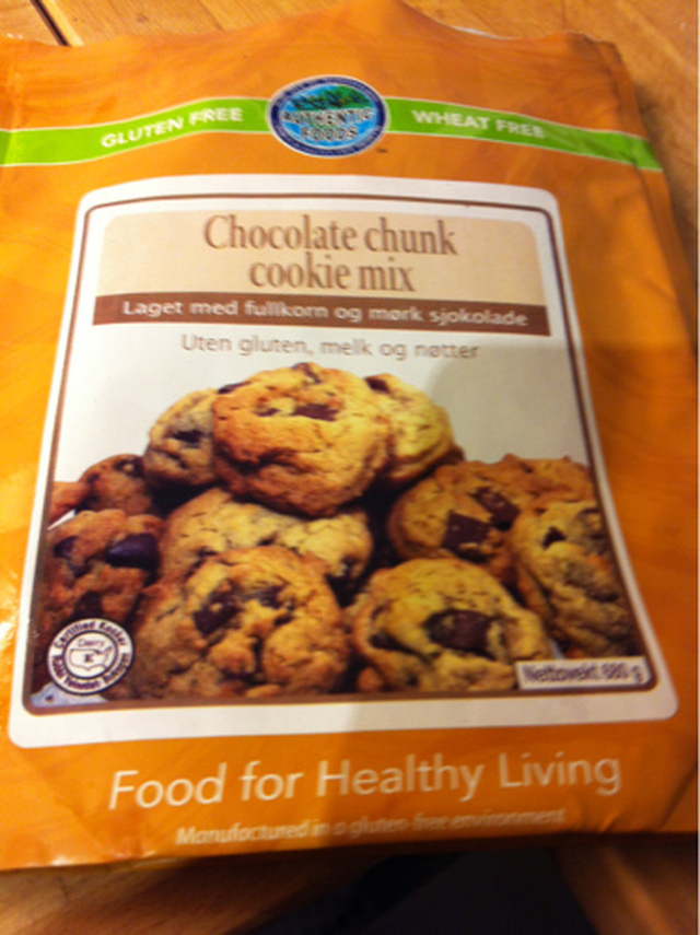 Chocolate chunk cookies uten gluten, melk egge og nøtter :-)