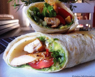 Fredagskos: Wraps med spicy kylling og avocadokrem