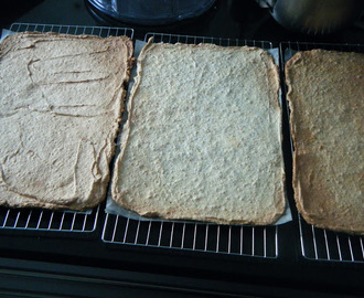 Cashew marengskake med nydelig smørkrem