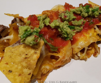 NACHOS med BIFF ♫♫ Servert med Guacamole og tomatsalsa ?