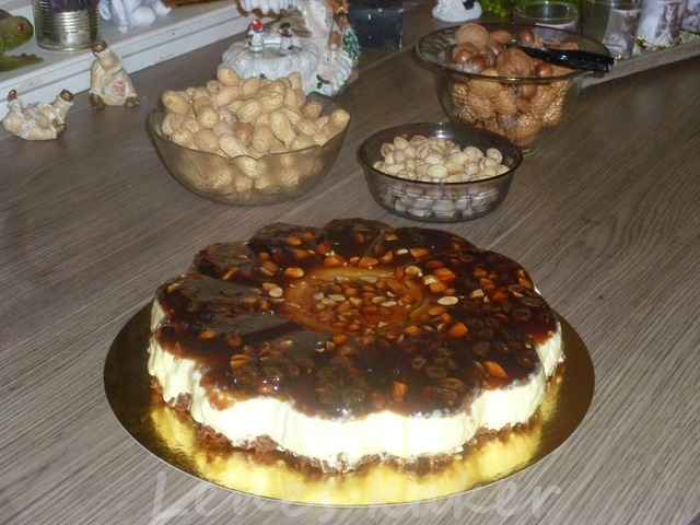 Ostekake med pepperkakebunn og gløgglokk