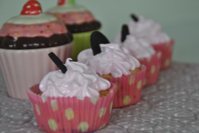 Oreo Cupcakes med angel feather icing