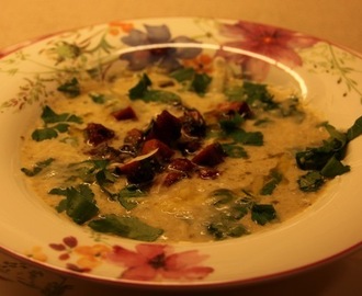 Broccoli- og blomkålsuppe med chorizo