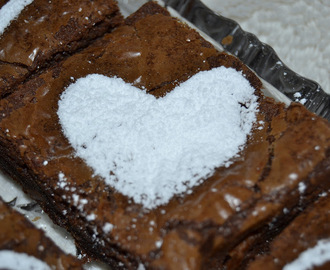 Brownie med melkesjokolade og hvit sjokolade