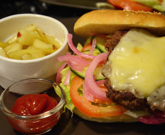 Tidenes hjemmelagde burger!